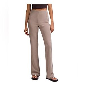 Lululemon Ribbed softstreme flared Pants regular size 8